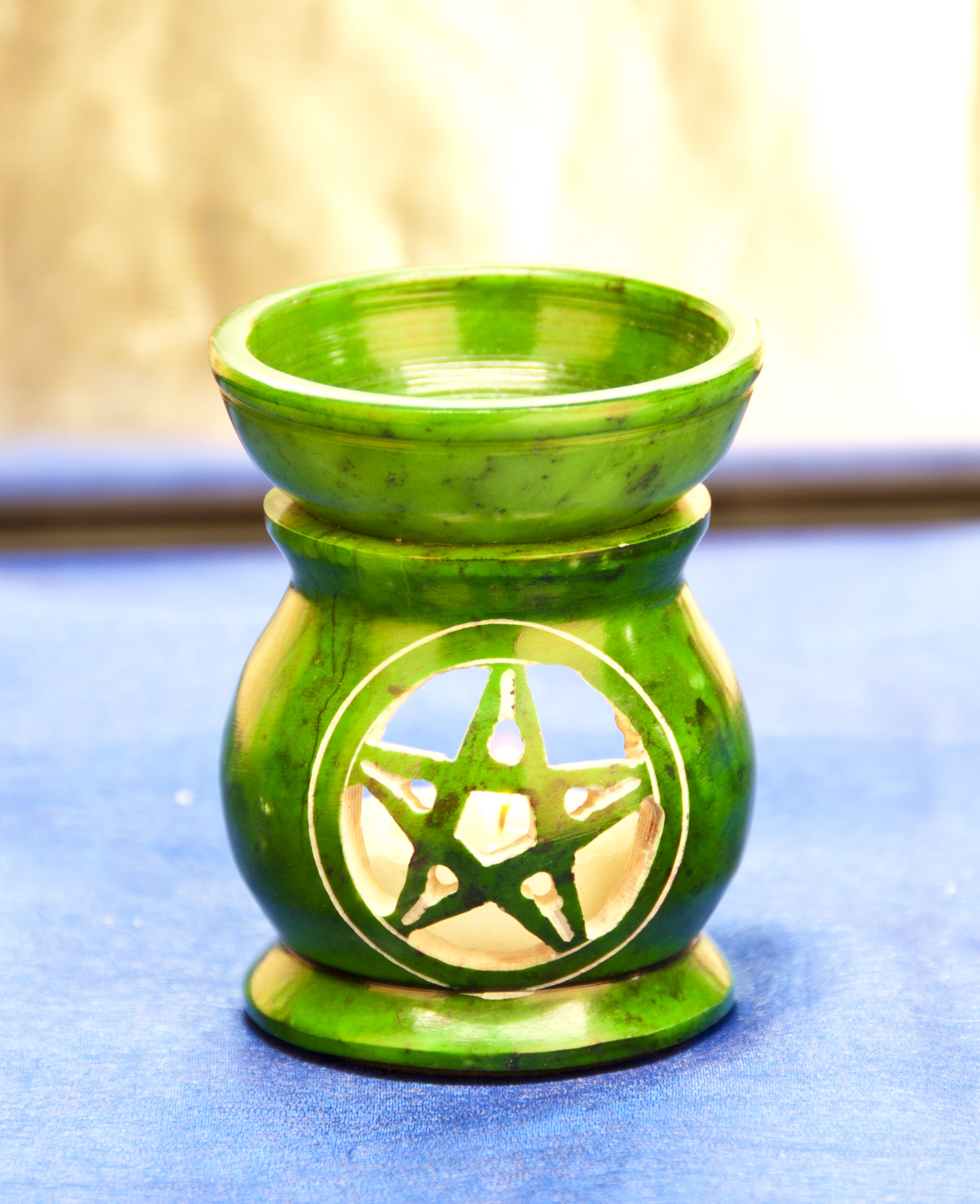 Aromalampa av täljsten, pentagram, grön